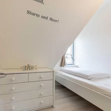 Holiday home Haushaelfte 41 Gegen Den Wind Id 162 *